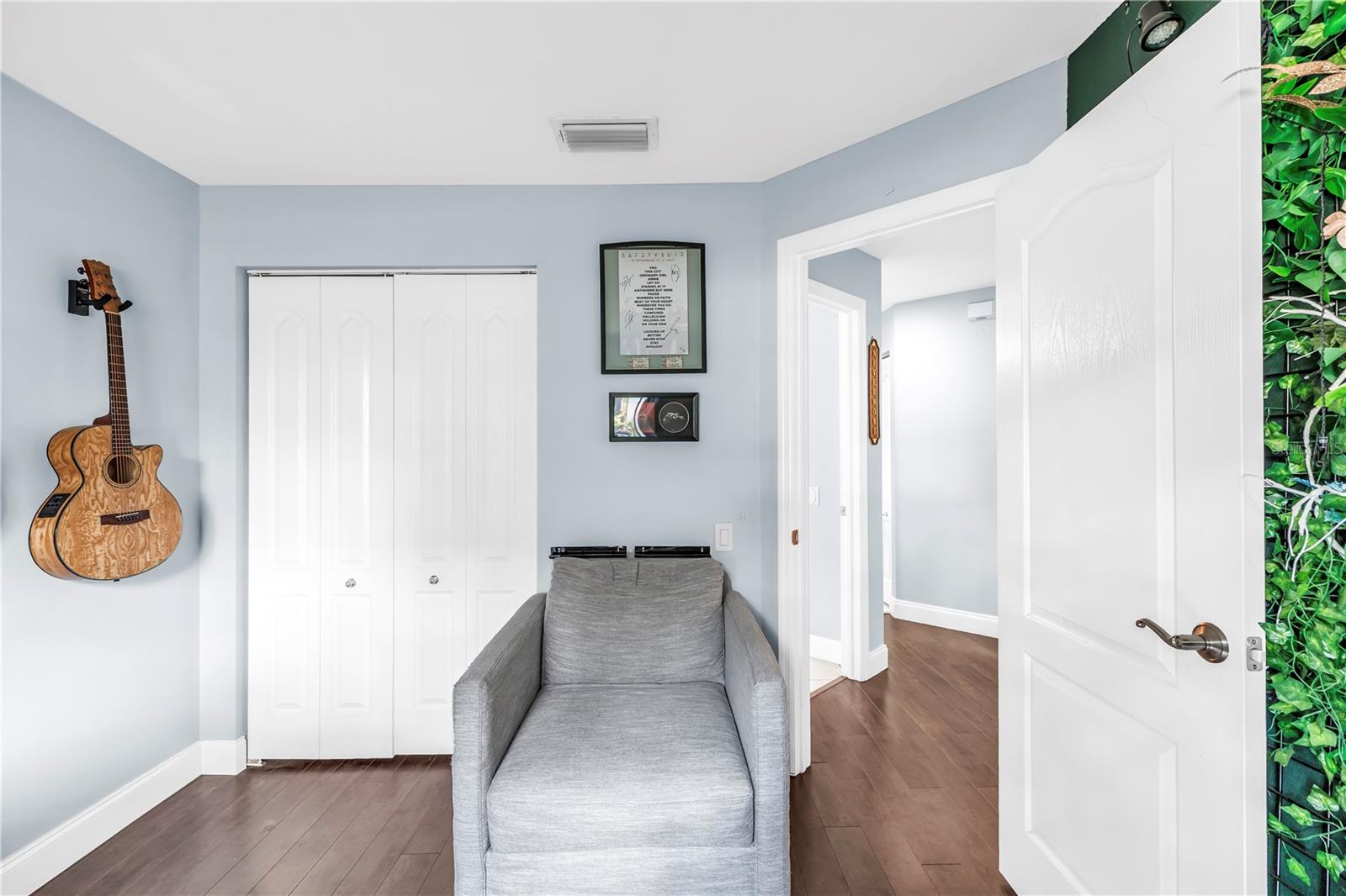 Image 17 of 53 For 2056 Bellhurst Drive