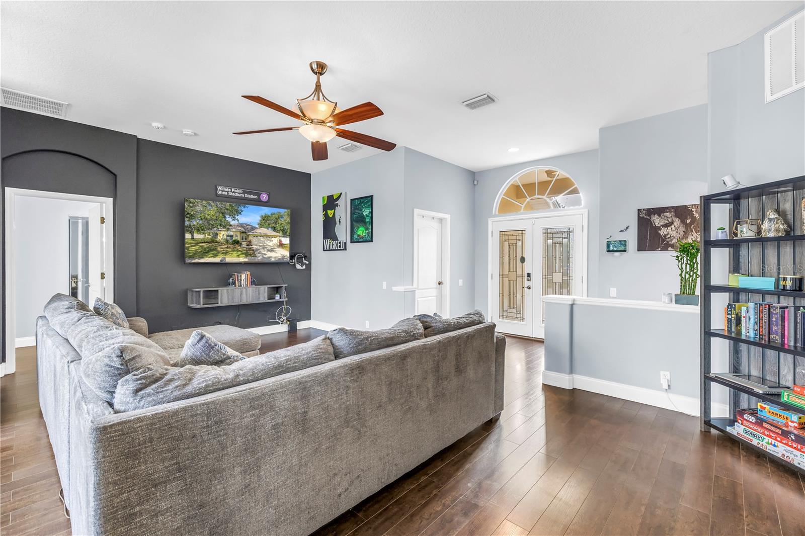 Image 20 of 53 For 2056 Bellhurst Drive