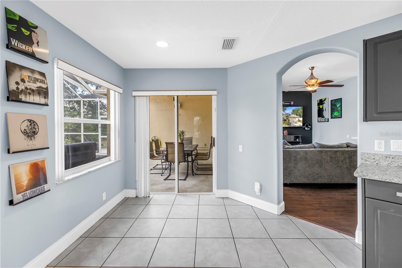 Image 22 of 53 For 2056 Bellhurst Drive