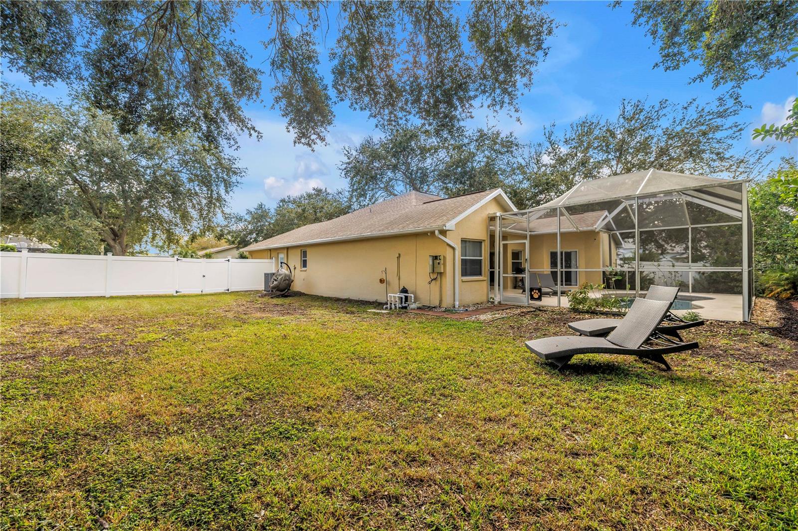 Image 41 of 53 For 2056 Bellhurst Drive