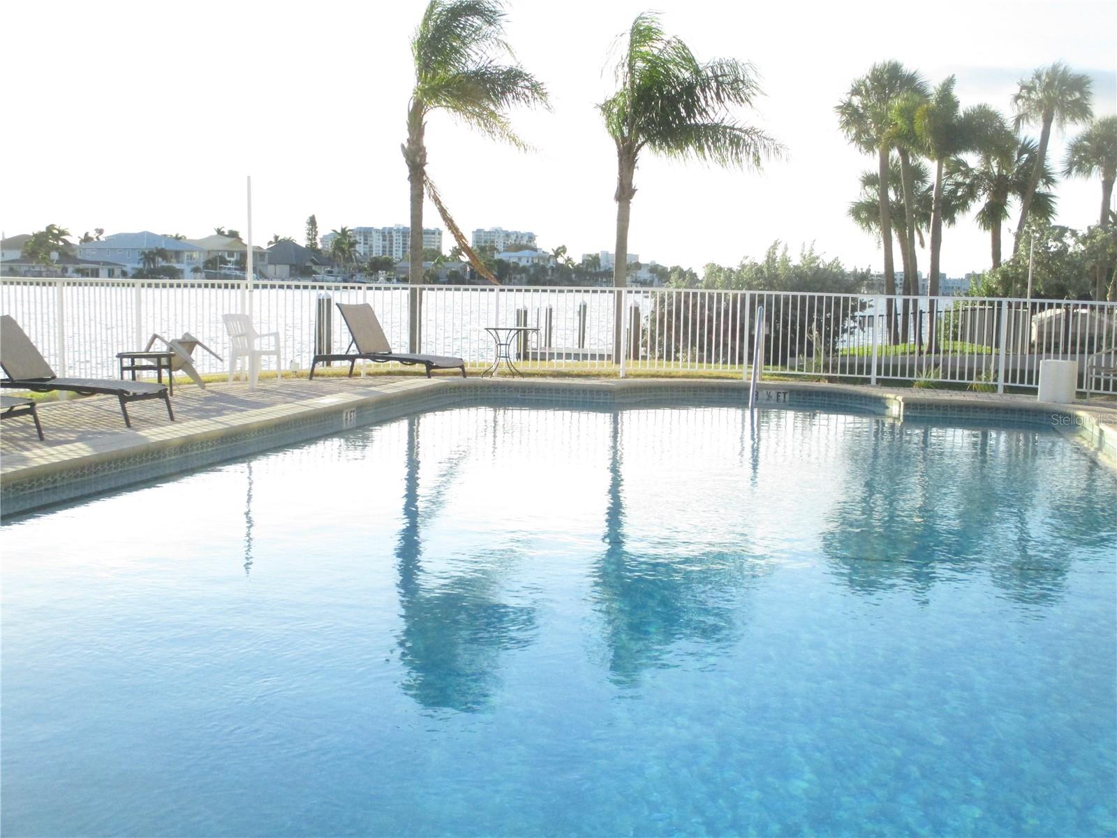 Image 18 of 57 For 10315 Gulf Boulevard 209