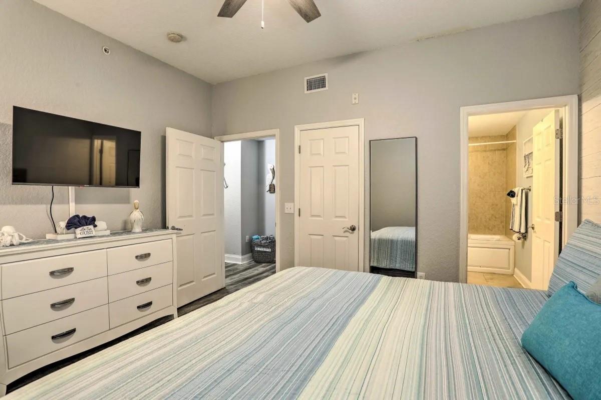 Image 23 of 57 For 10315 Gulf Boulevard 209