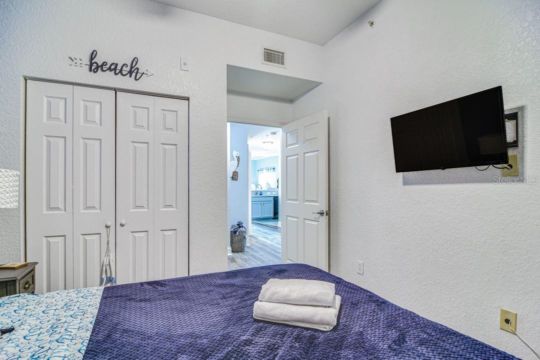 Image 28 of 57 For 10315 Gulf Boulevard 209