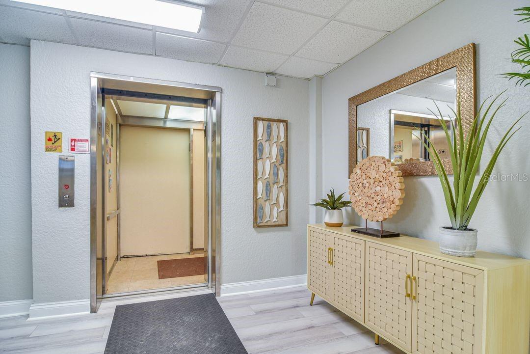 Image 43 of 57 For 10315 Gulf Boulevard 209