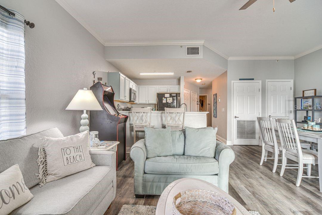 Image 6 of 57 For 10315 Gulf Boulevard 209