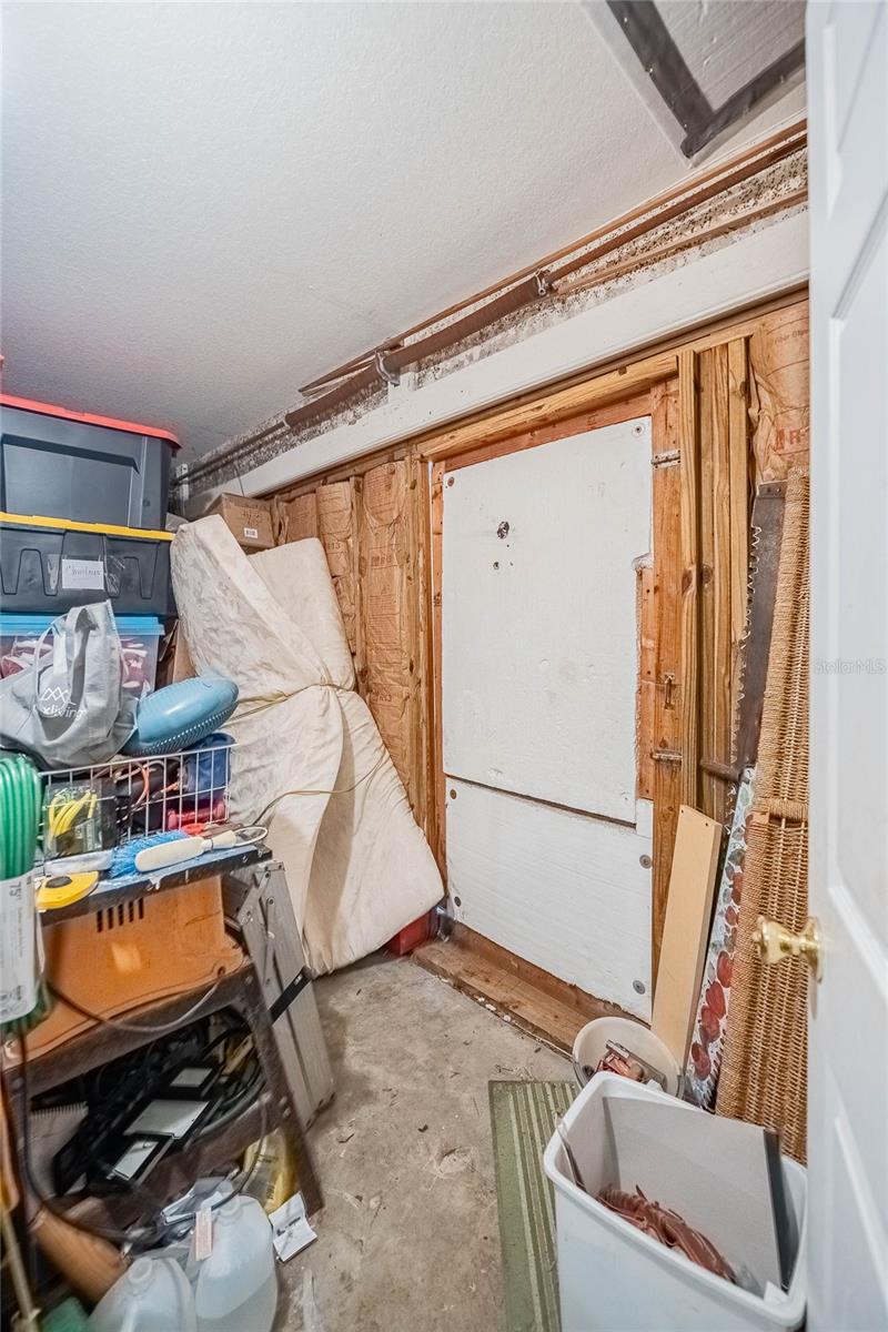 Image 42 of 49 For 4525 Ashford Drive