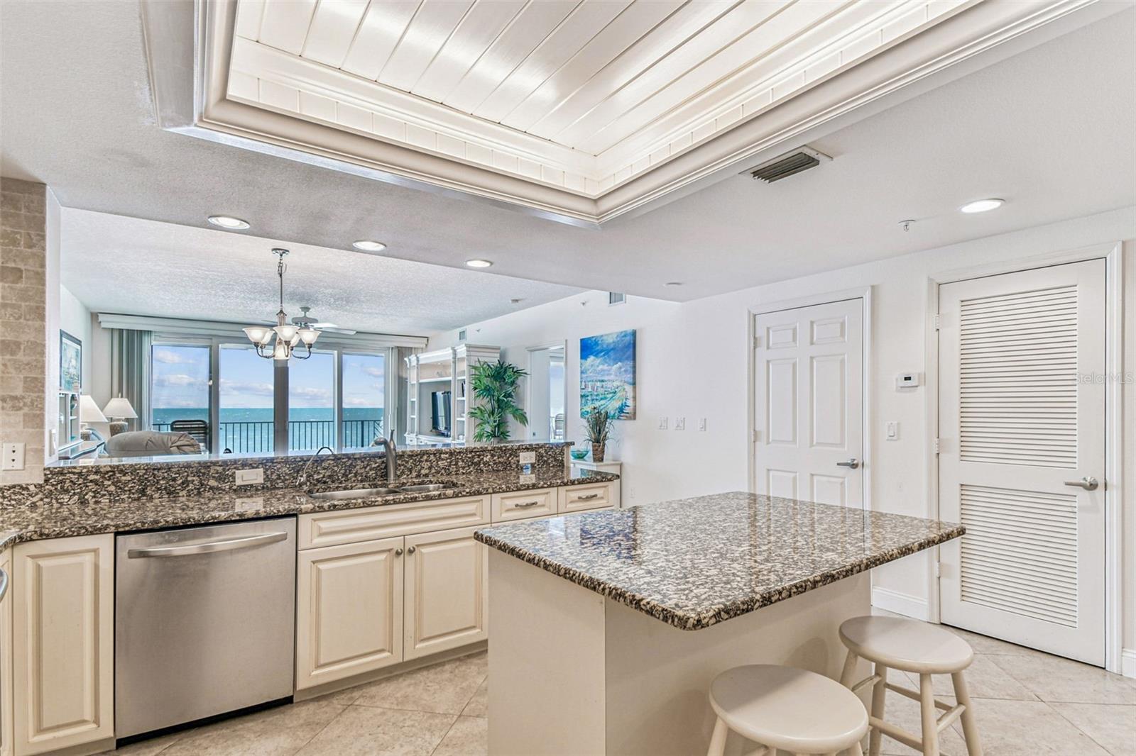 Image 10 of 50 For 19710 Gulf Boulevard 203