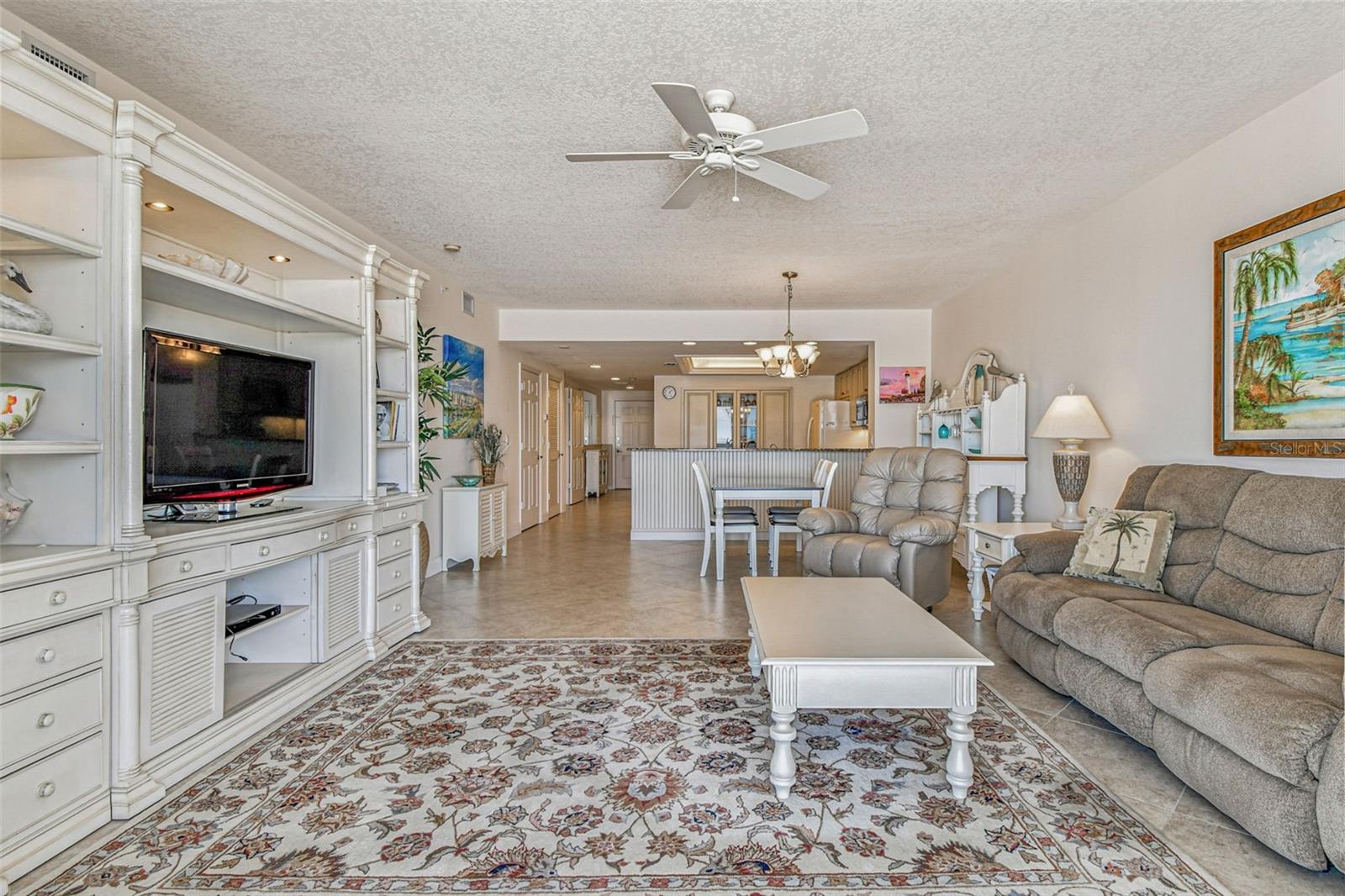 Image 19 of 50 For 19710 Gulf Boulevard 203