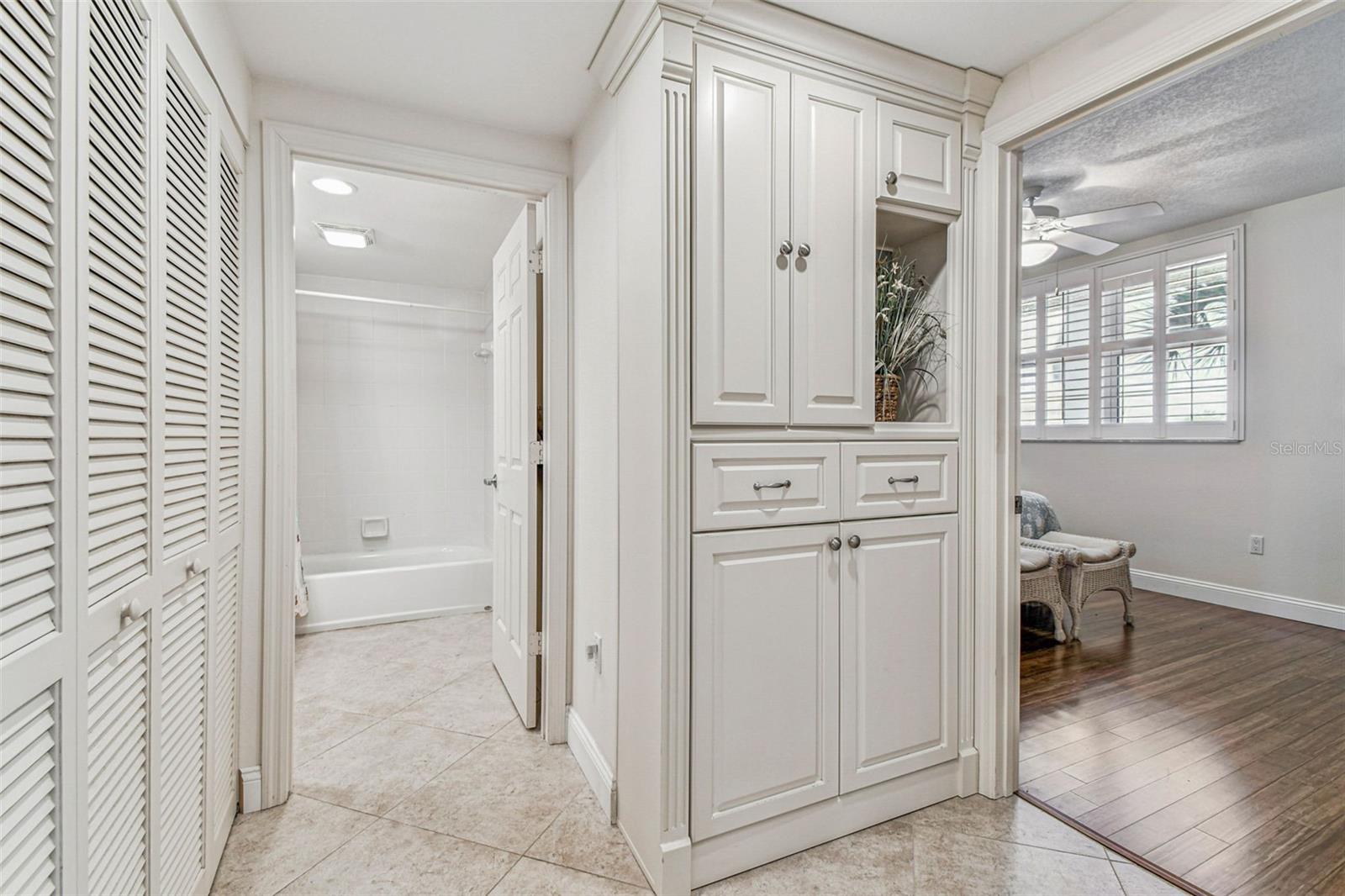 Image 26 of 50 For 19710 Gulf Boulevard 203