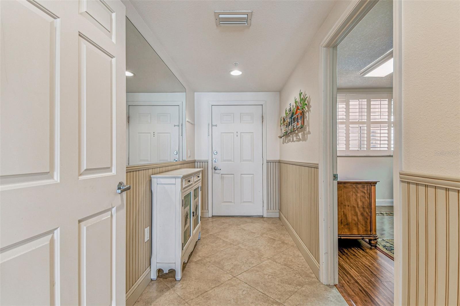 Image 5 of 50 For 19710 Gulf Boulevard 203