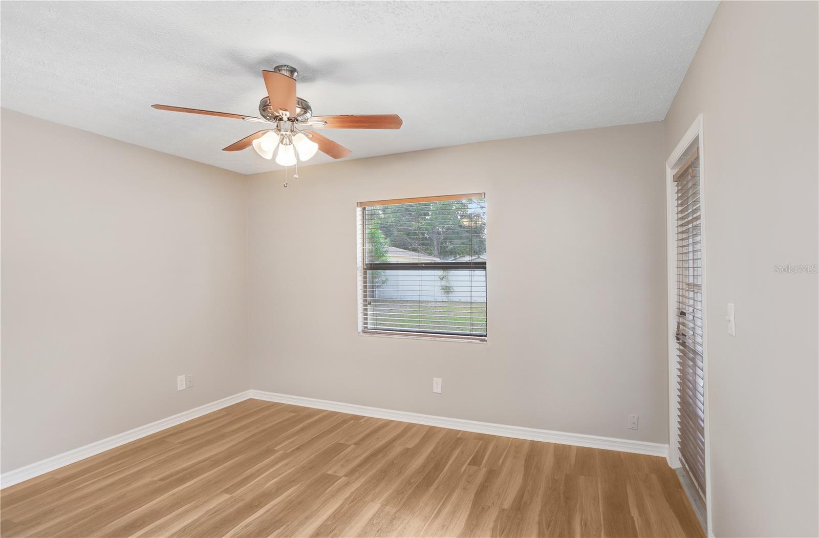 Image 16 of 40 For 4925 Ivy Glen Place