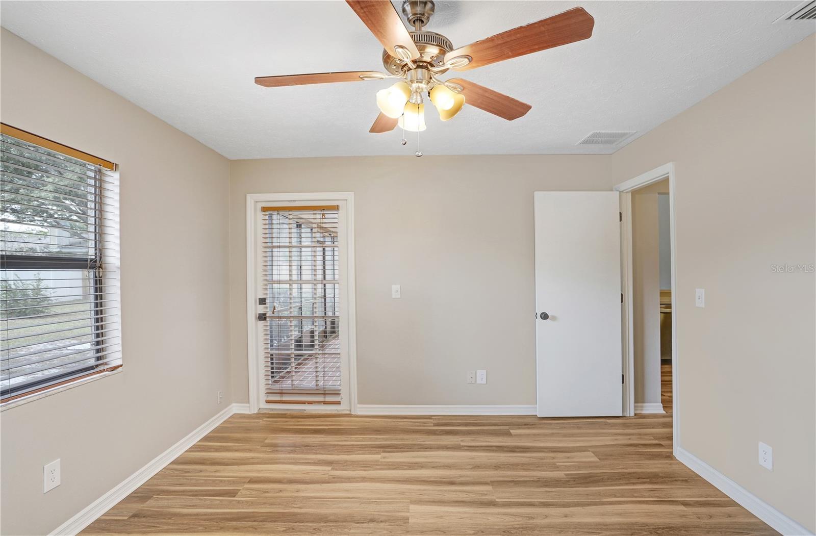 Image 17 of 40 For 4925 Ivy Glen Place