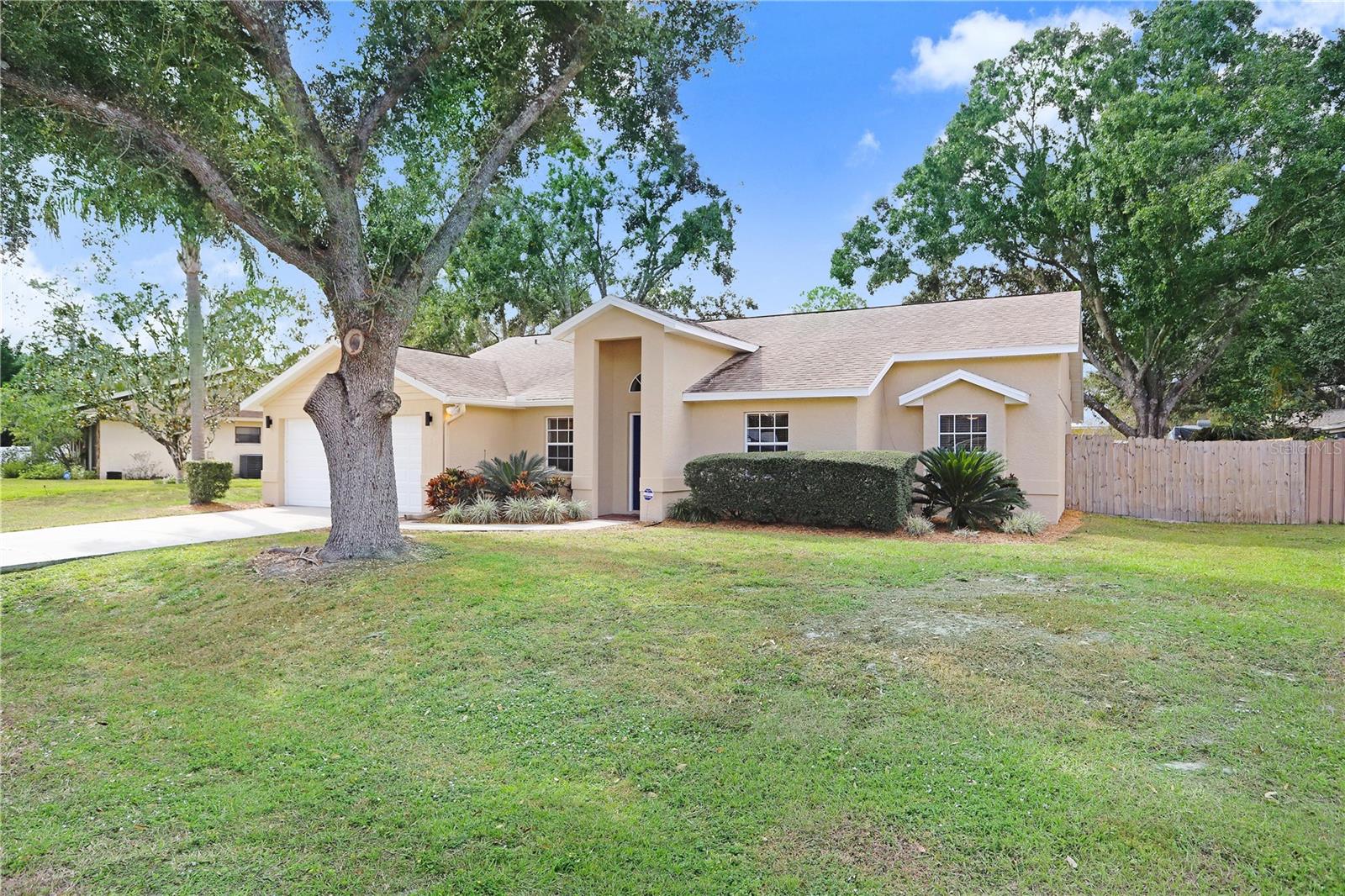 Image 28 of 40 For 4925 Ivy Glen Place