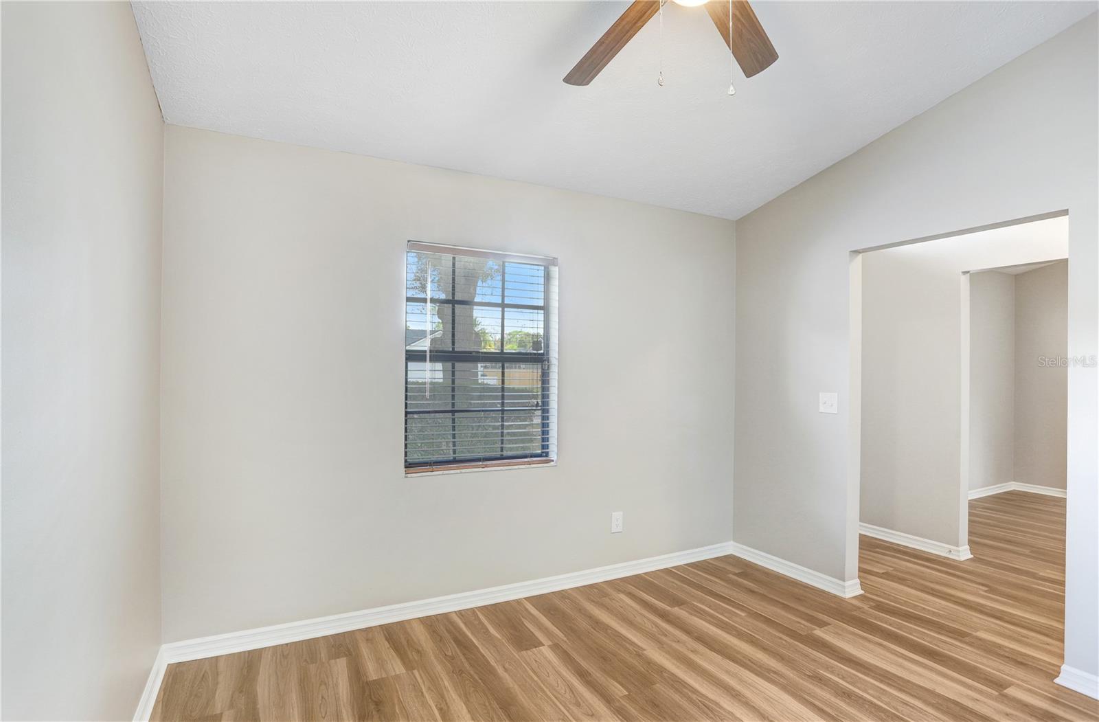 Image 5 of 40 For 4925 Ivy Glen Place