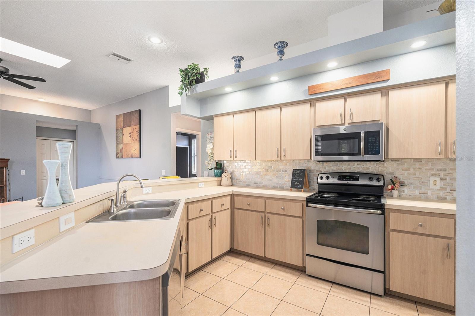 Image 17 of 30 For 4401 Plumosa Street