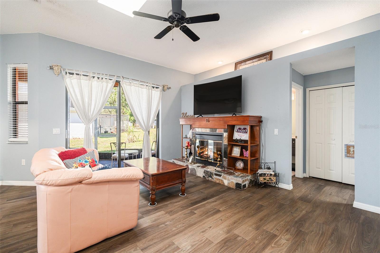 Image 8 of 30 For 4401 Plumosa Street