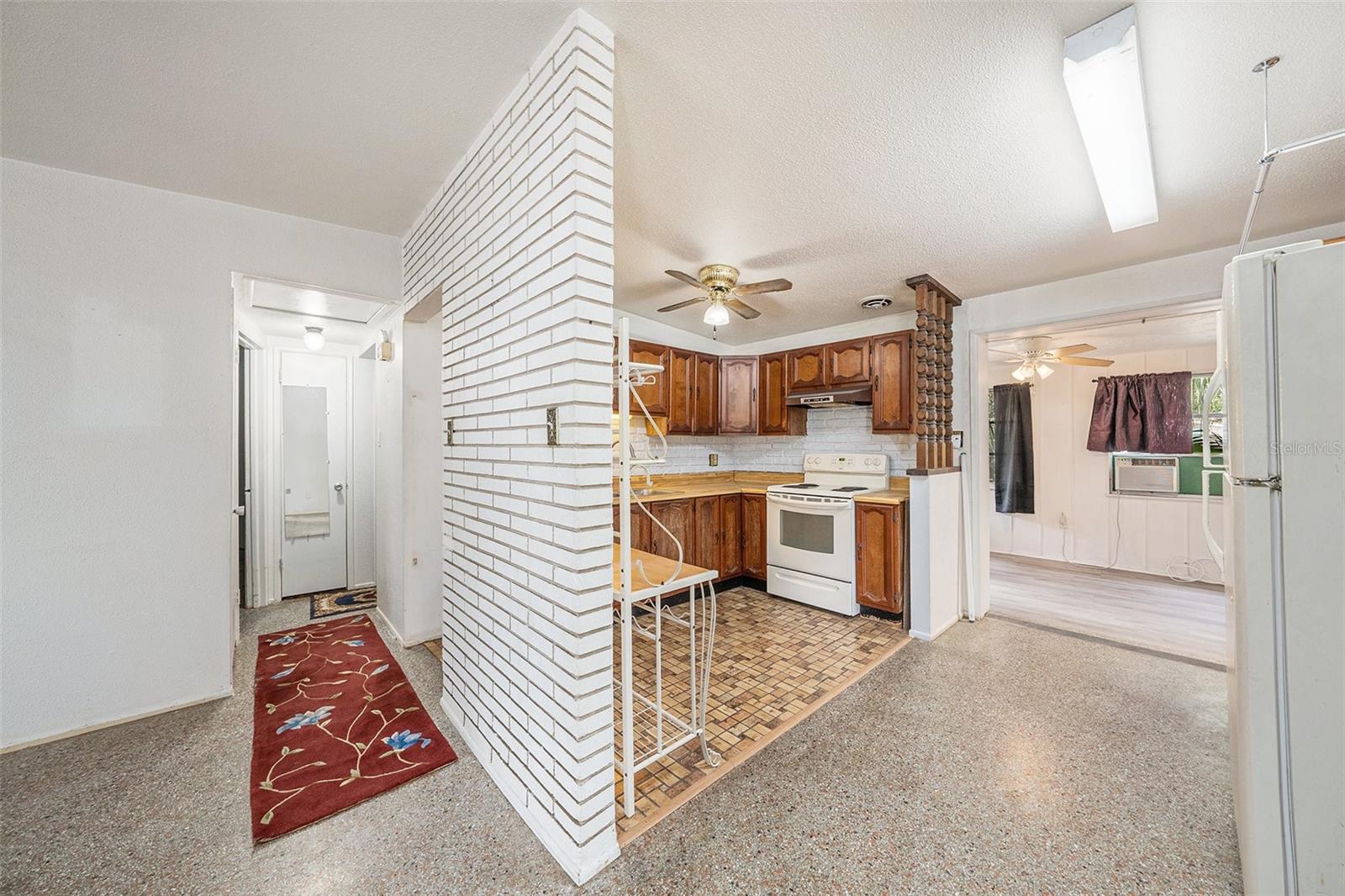 Image 10 of 30 For 8481 93rd Avenue