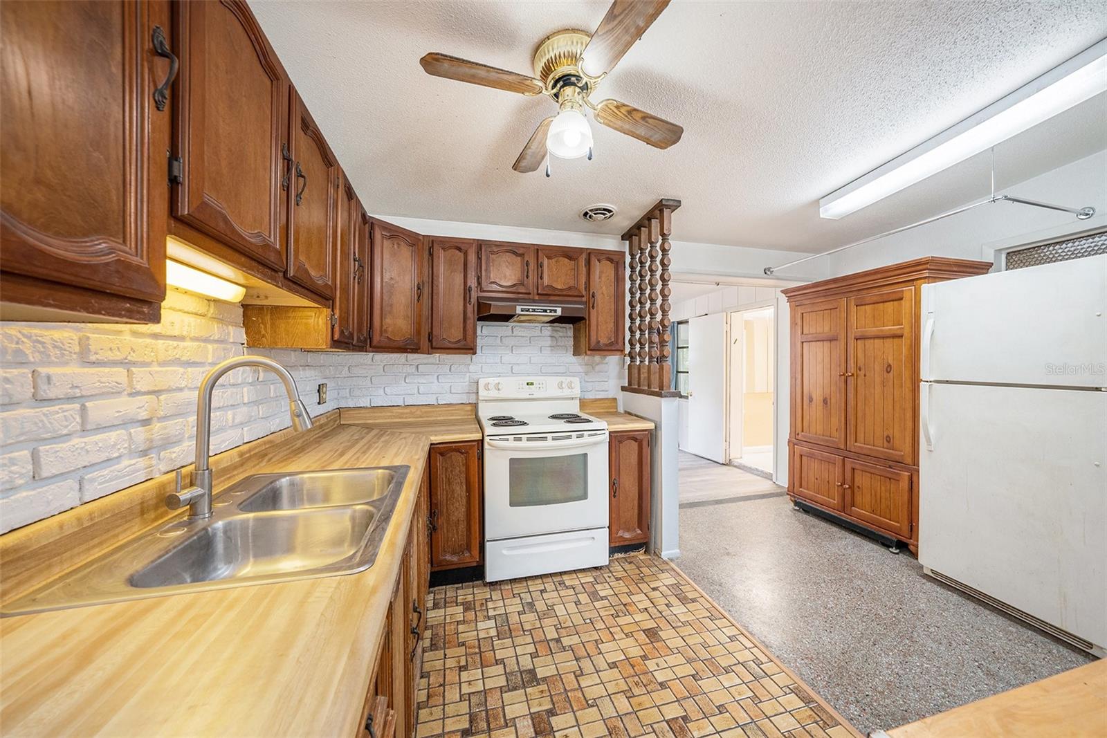 Image 13 of 30 For 8481 93rd Avenue