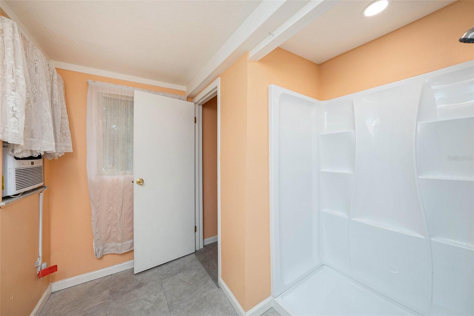 Image 19 of 30 For 8481 93rd Avenue