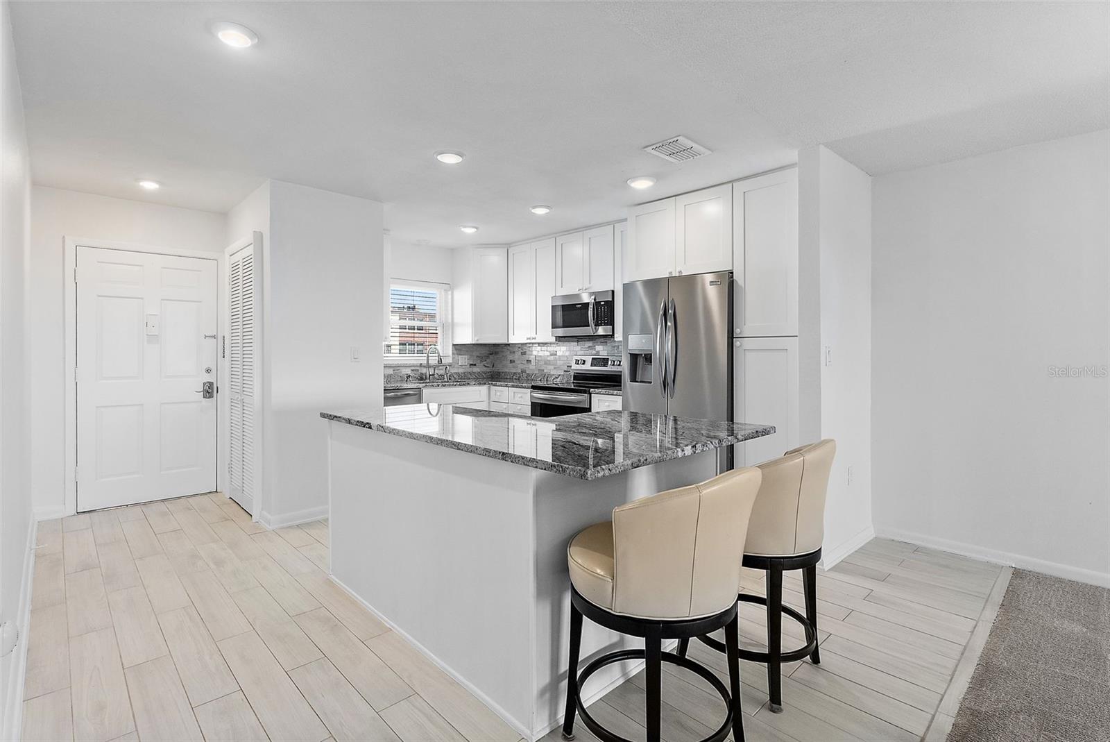 Image 10 of 40 For 5555 Gulf Boulevard 407