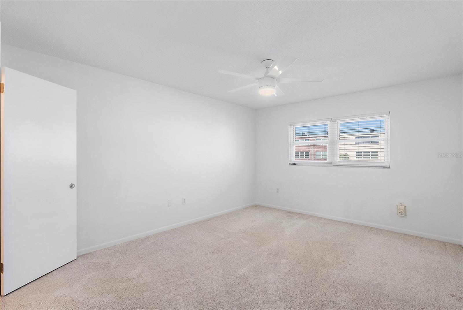 Image 11 of 40 For 5555 Gulf Boulevard 407