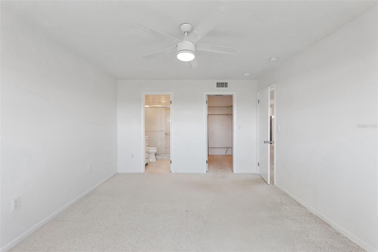 Image 17 of 40 For 5555 Gulf Boulevard 407