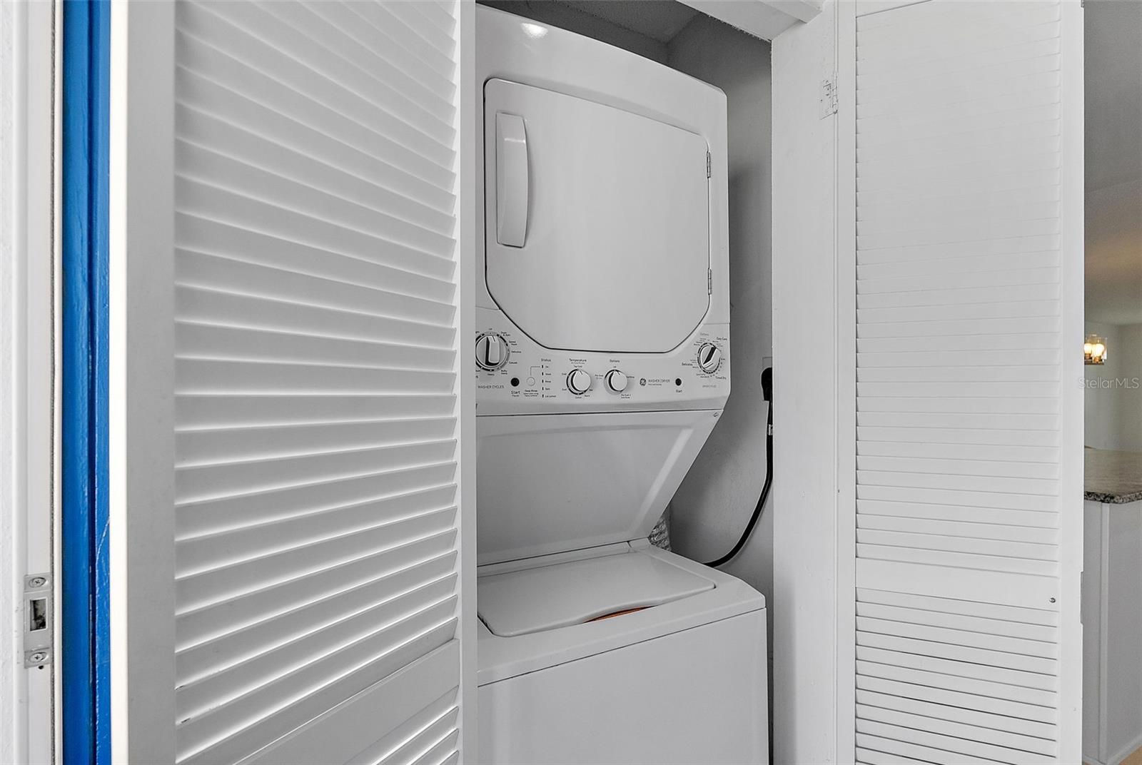 Image 19 of 40 For 5555 Gulf Boulevard 407