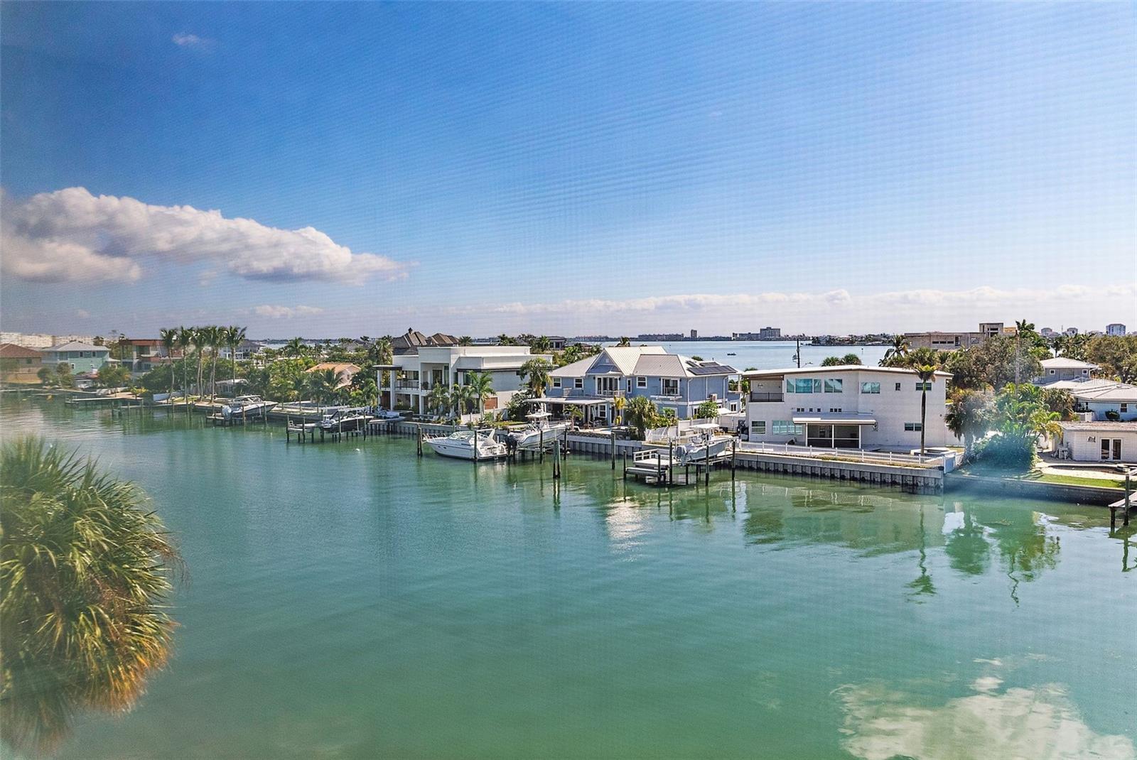 Image 20 of 40 For 5555 Gulf Boulevard 407