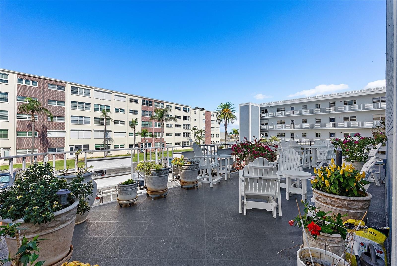 Image 24 of 40 For 5555 Gulf Boulevard 407