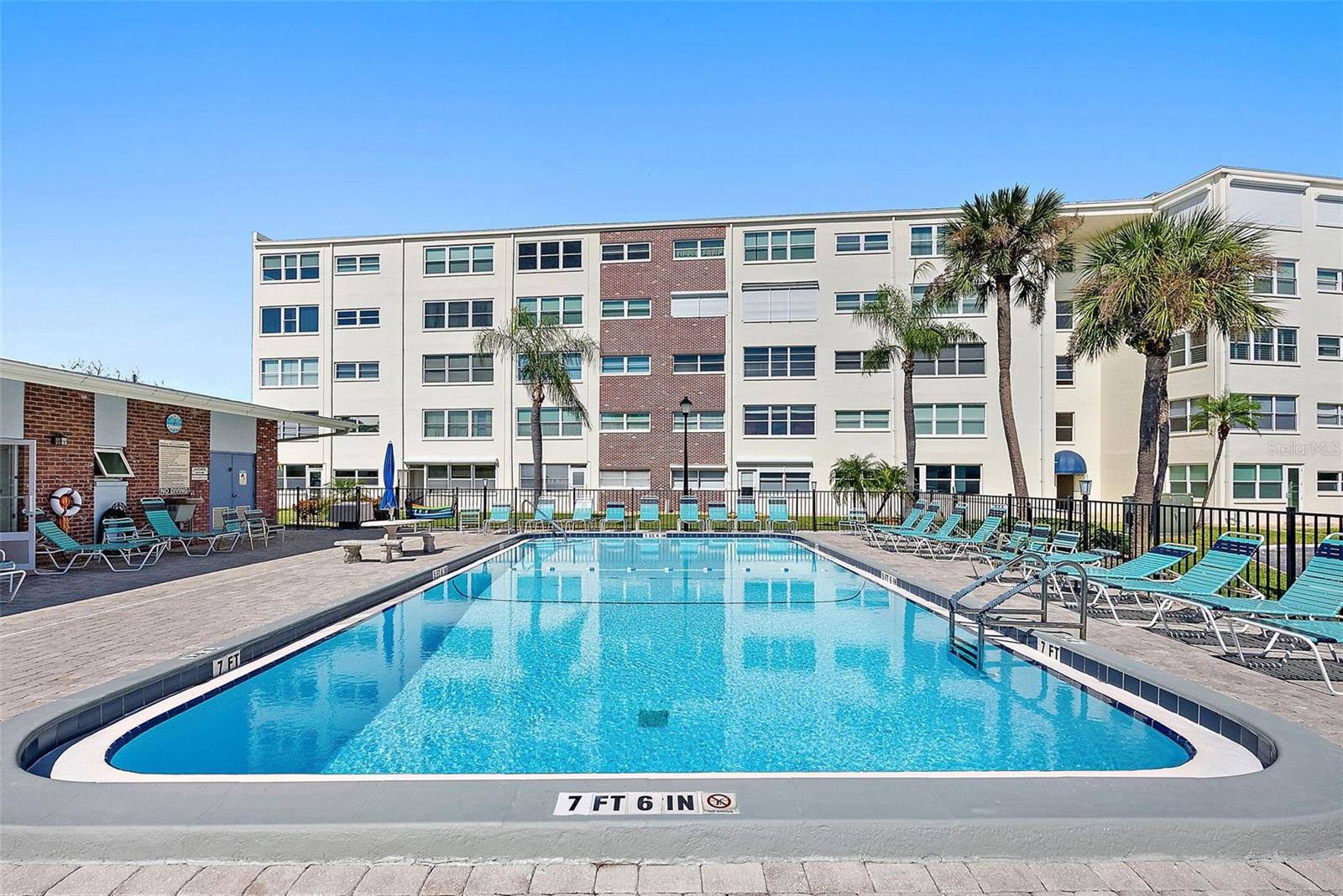 Image 26 of 40 For 5555 Gulf Boulevard 407