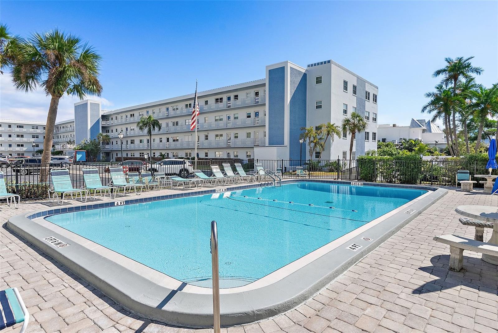 Image 27 of 40 For 5555 Gulf Boulevard 407