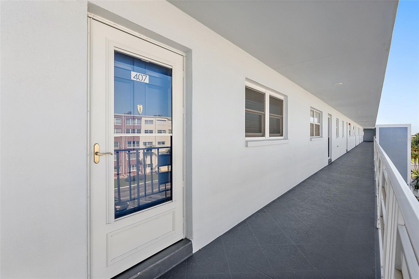 Image 3 of 40 For 5555 Gulf Boulevard 407