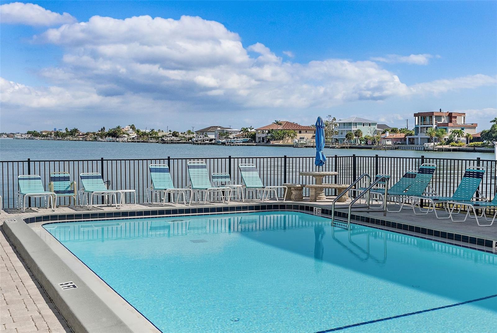 Image 31 of 40 For 5555 Gulf Boulevard 407