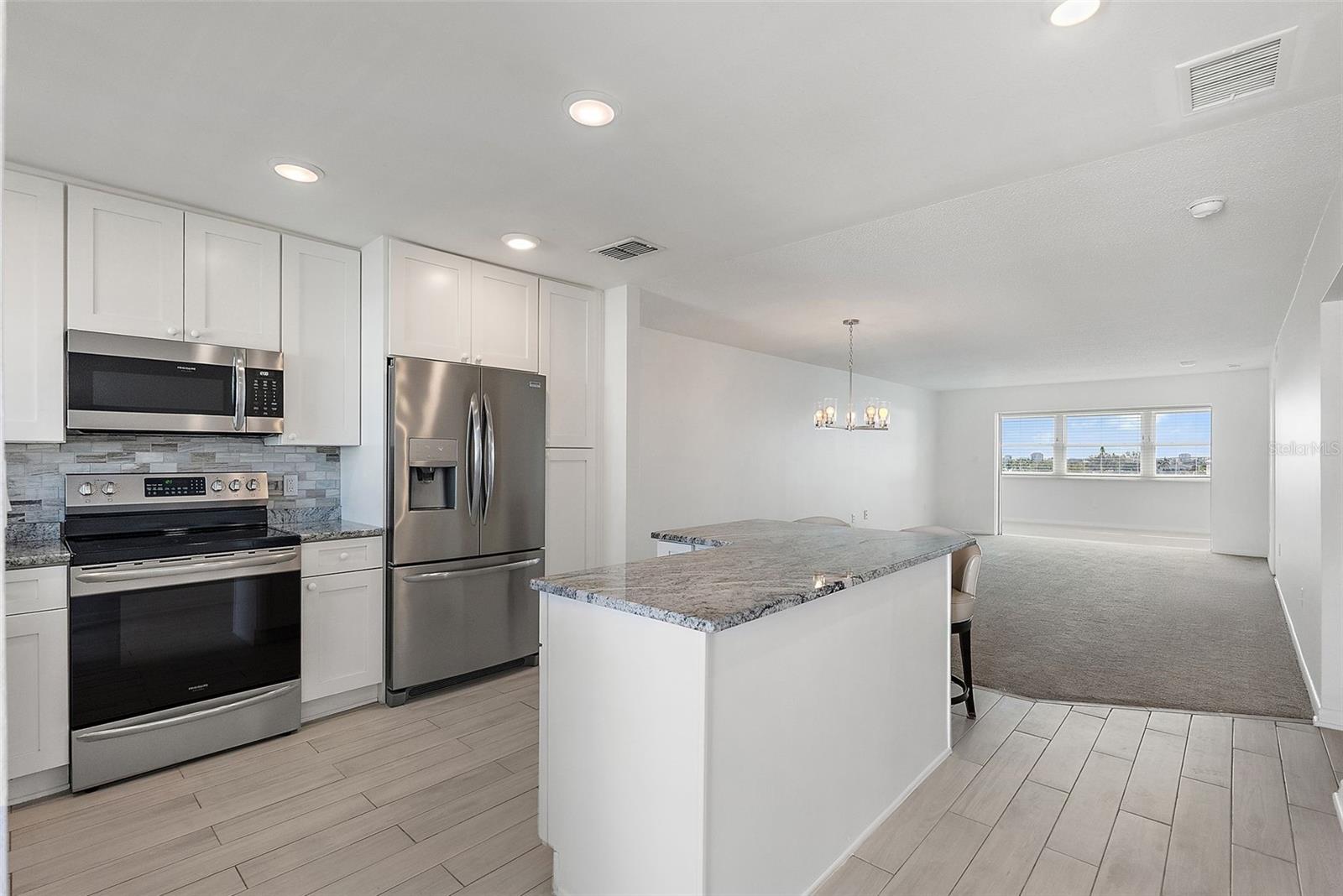 Image 4 of 40 For 5555 Gulf Boulevard 407