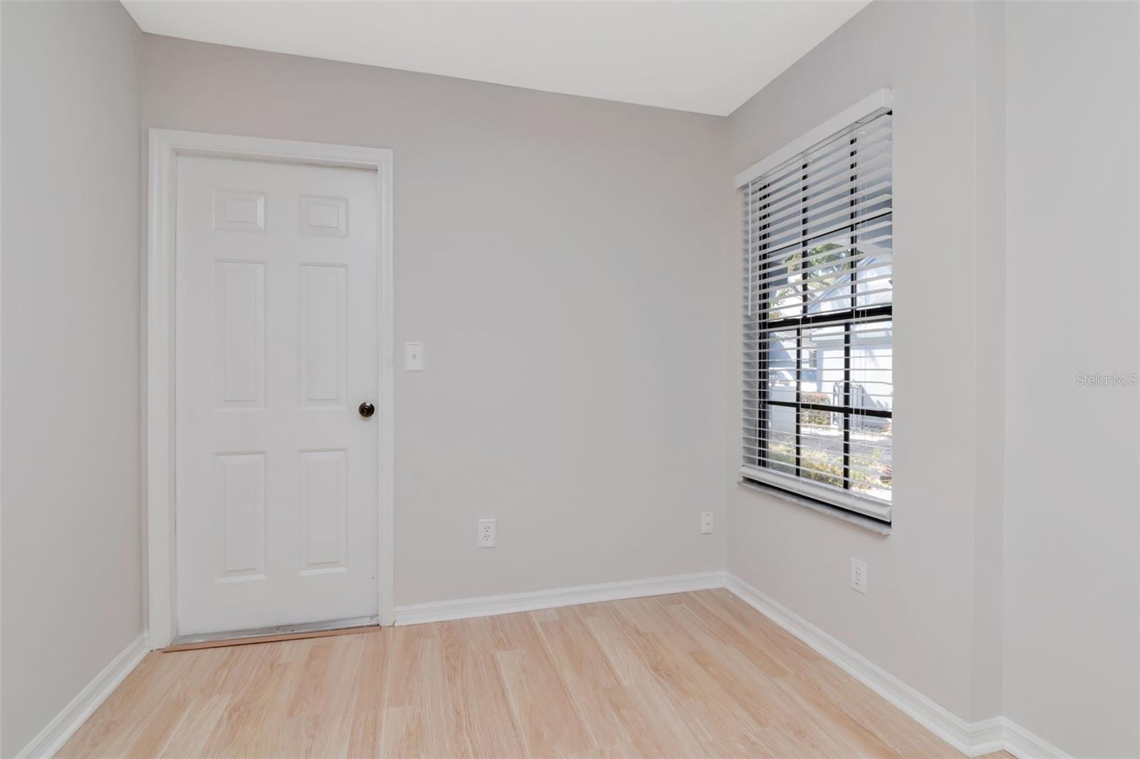 Image 21 of 41 For 4127 Brentwood Park Circle