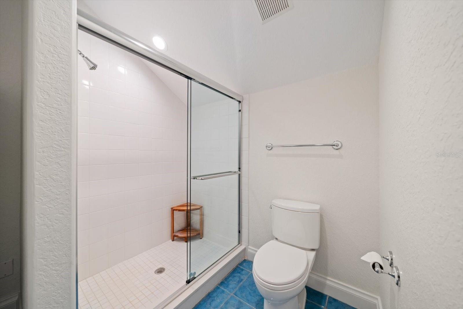 Image 52 of 100 For 418 St Andrews Drive