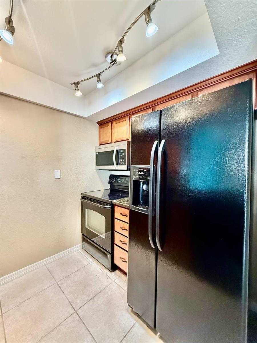 Image 13 of 33 For 704 Lyndhurst Street 624