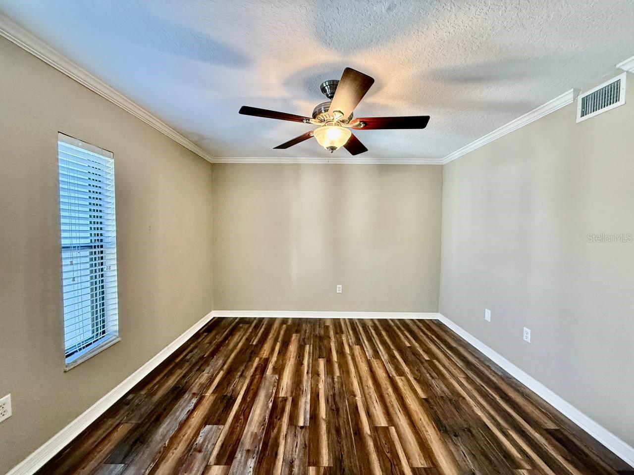 Image 21 of 33 For 704 Lyndhurst Street 624