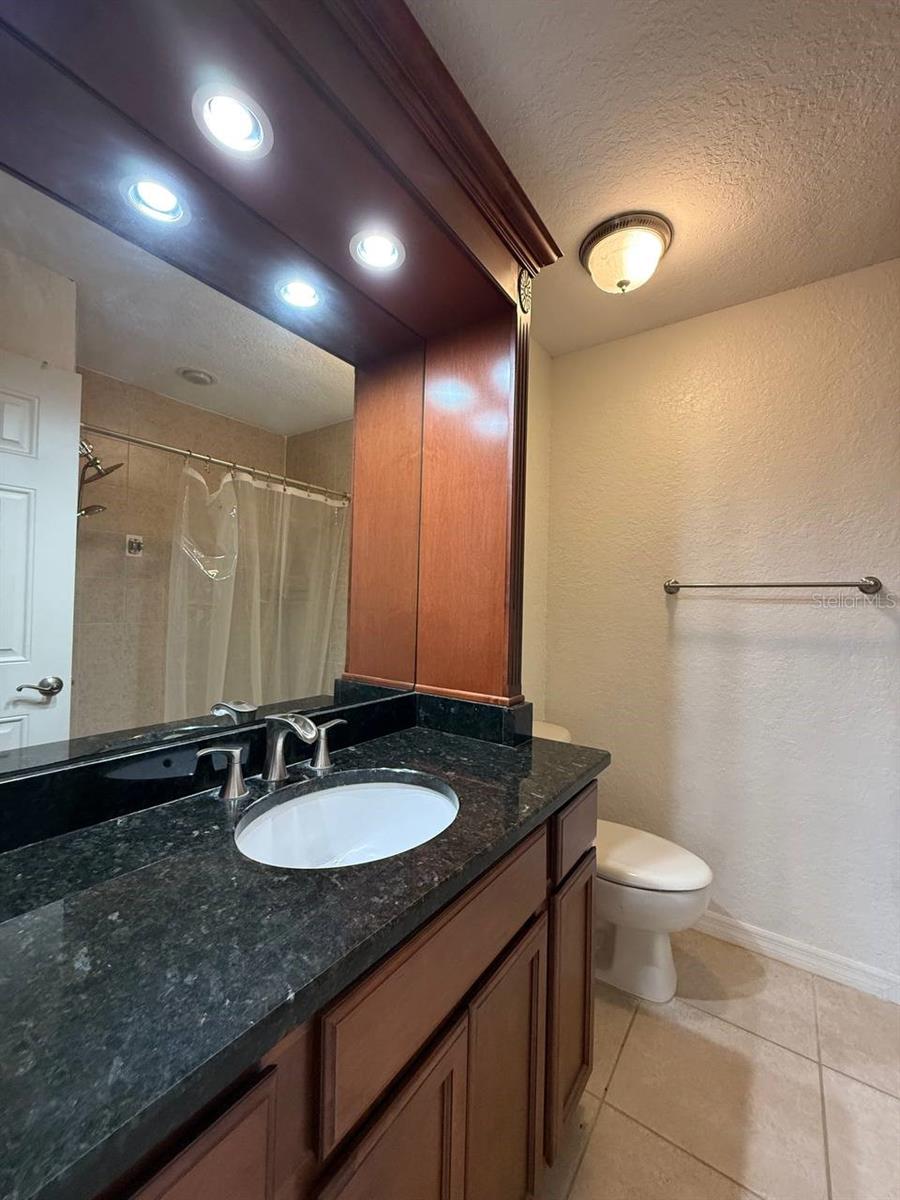 Image 22 of 33 For 704 Lyndhurst Street 624