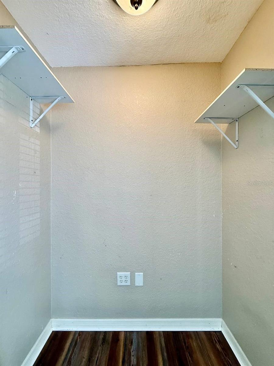 Image 27 of 33 For 704 Lyndhurst Street 624