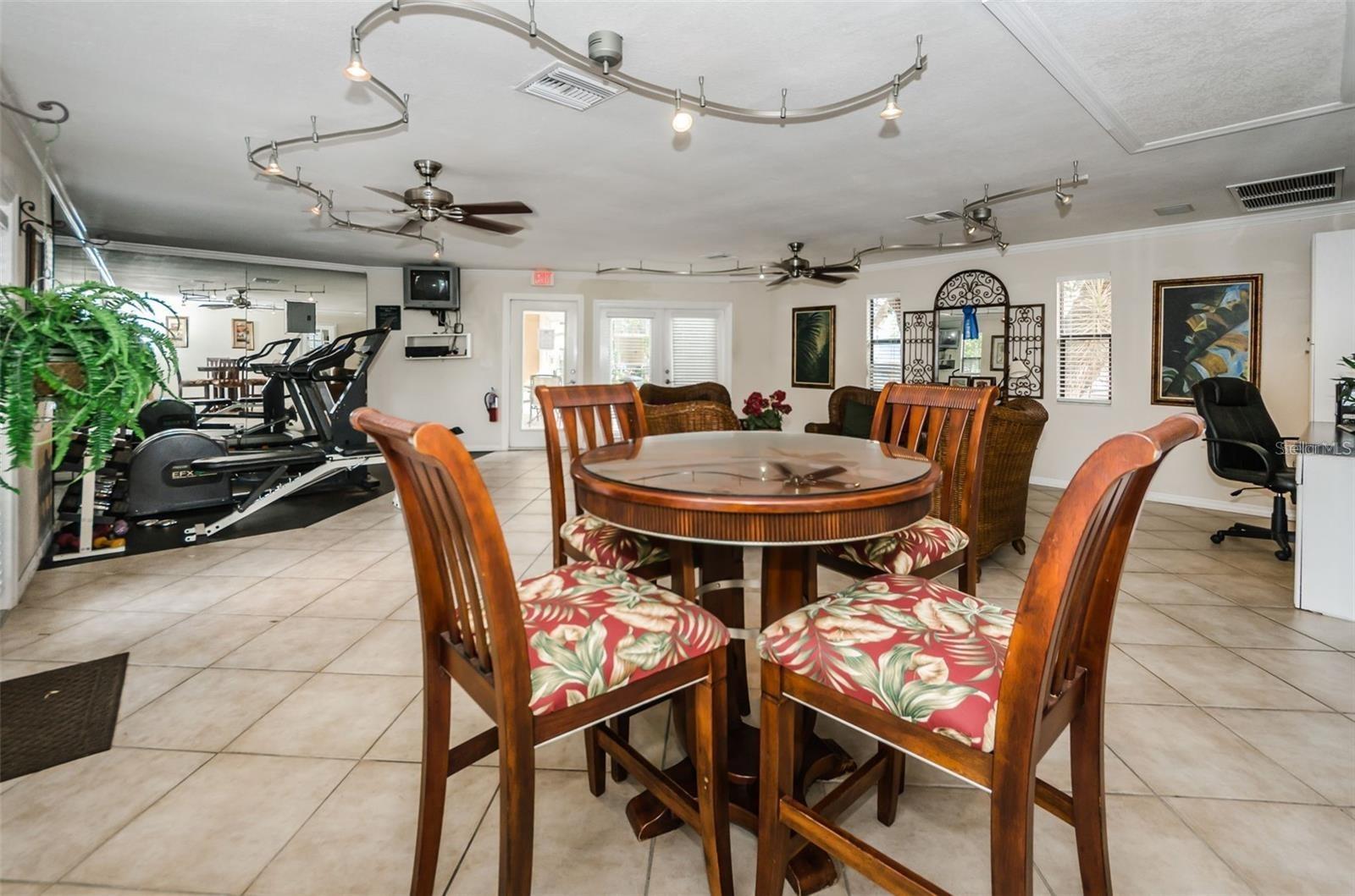 Image 31 of 33 For 704 Lyndhurst Street 624