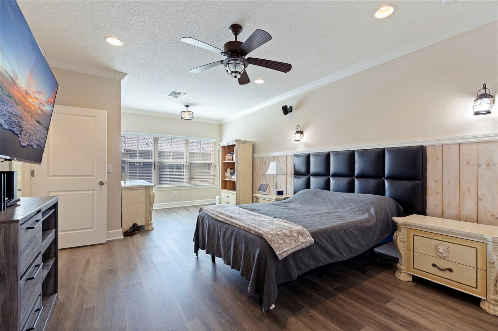 Image 18 of 36 For 3222 Moorings Drive S