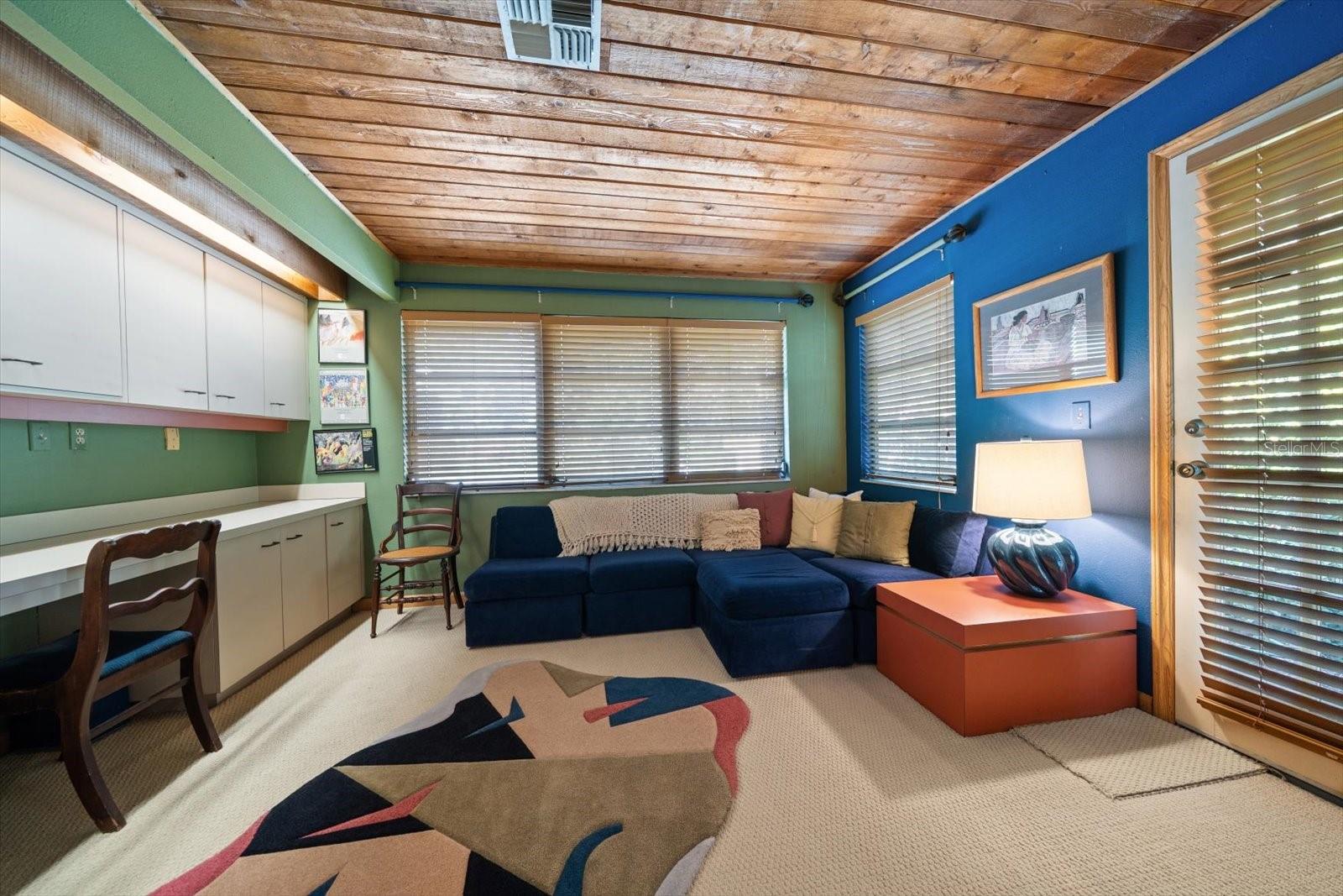 Image 24 of 66 For 308 Eastleigh Drive