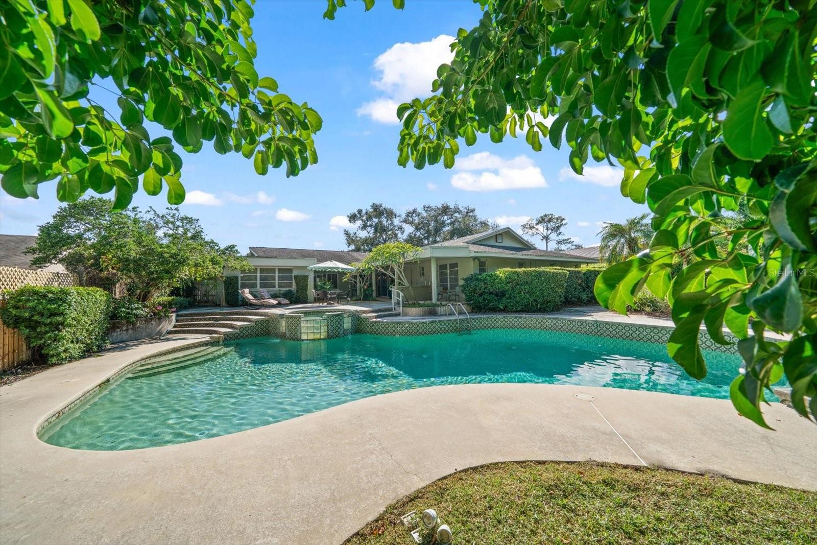 Image 3 of 66 For 308 Eastleigh Drive