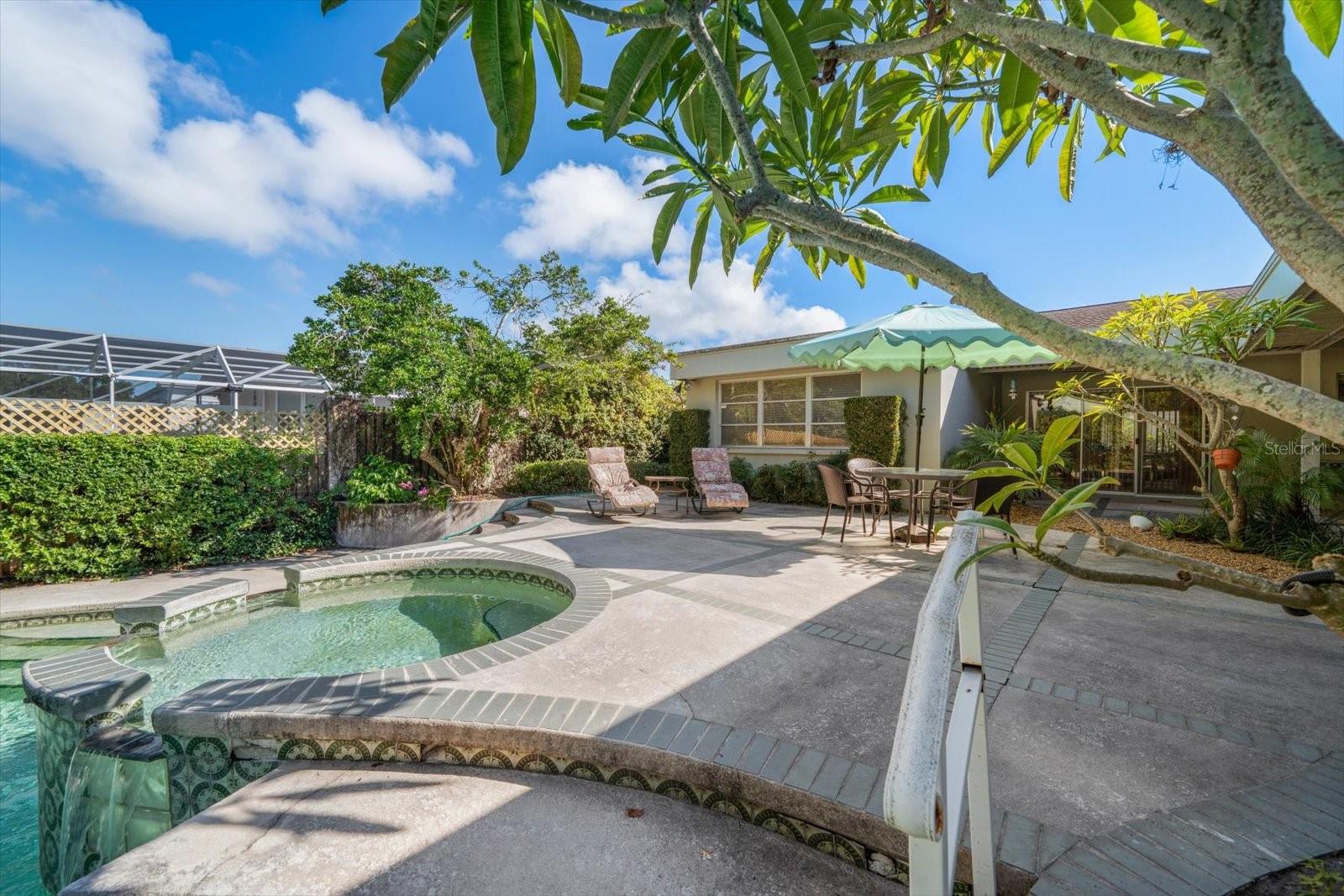 Image 42 of 66 For 308 Eastleigh Drive