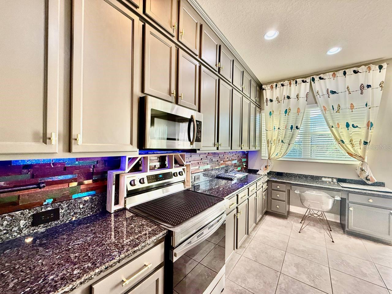 Image 13 of 43 For 6414 Salt Creek Avenue