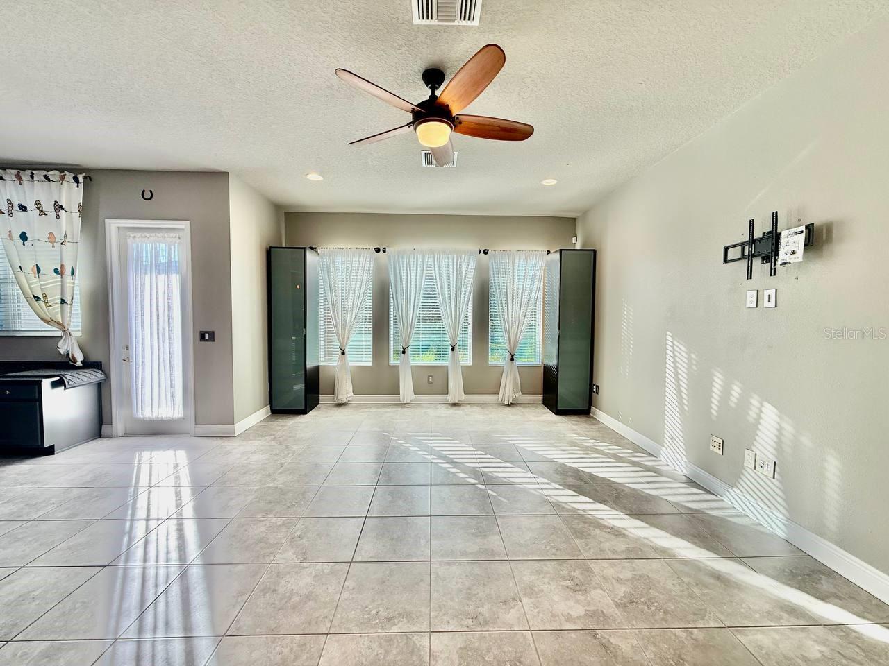 Image 15 of 43 For 6414 Salt Creek Avenue