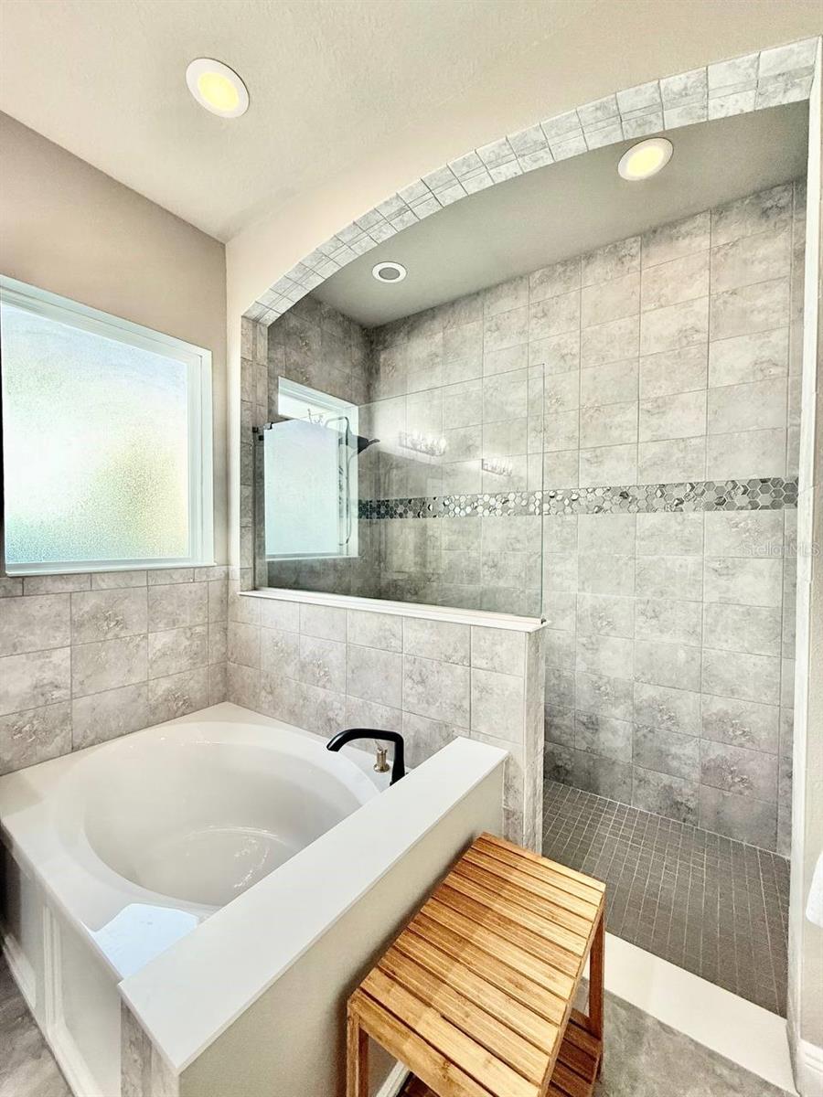 Image 22 of 43 For 6414 Salt Creek Avenue