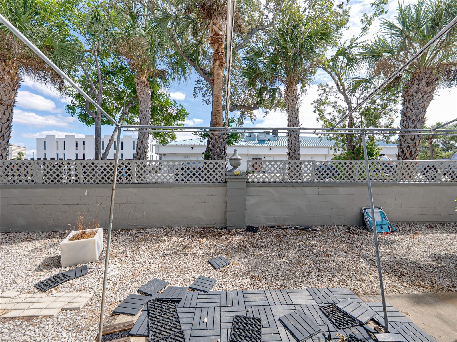 Image 20 of 63 For 1170 Rue Des Chateaux  1a