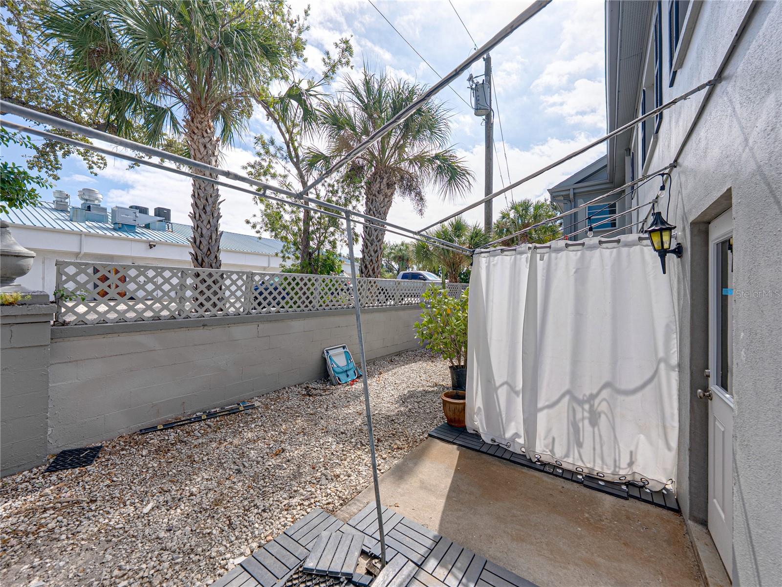 Image 22 of 63 For 1170 Rue Des Chateaux  1a